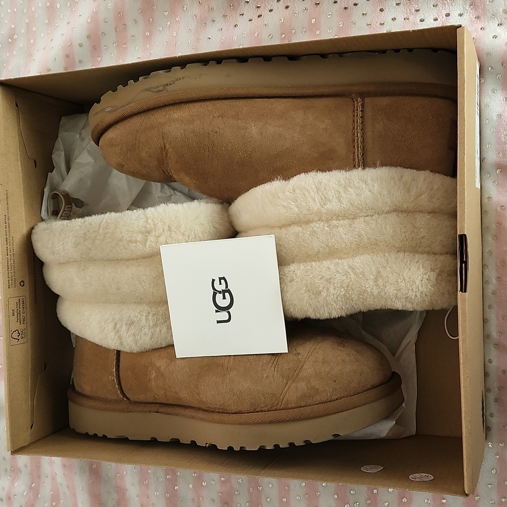 UGG W FLUFF MINI QUILTED SIZE 8